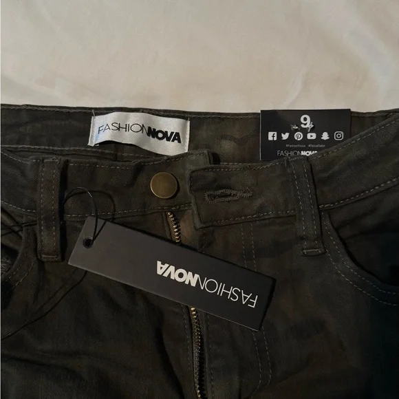 Fashion Nova Dark Green Jeans - Picture 1 of 5